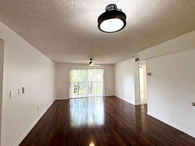 Building Photo - 100 Crestwood Ct N