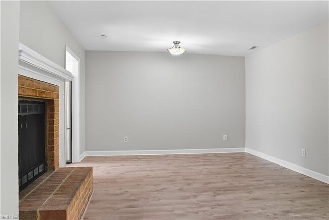 Building Photo - 2421 Julie Ct