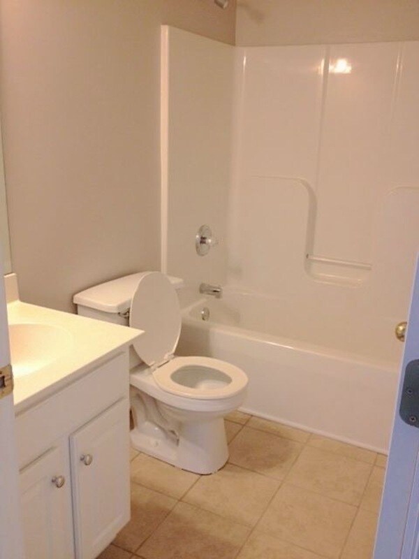 Building Photo - 10 Pasture View Ct