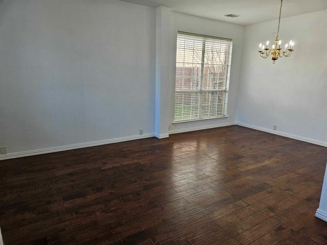 Building Photo - 2104 Royal Oak Dr