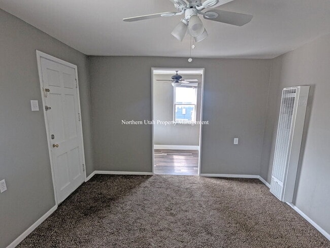 Building Photo - 3 bed 2 bath home