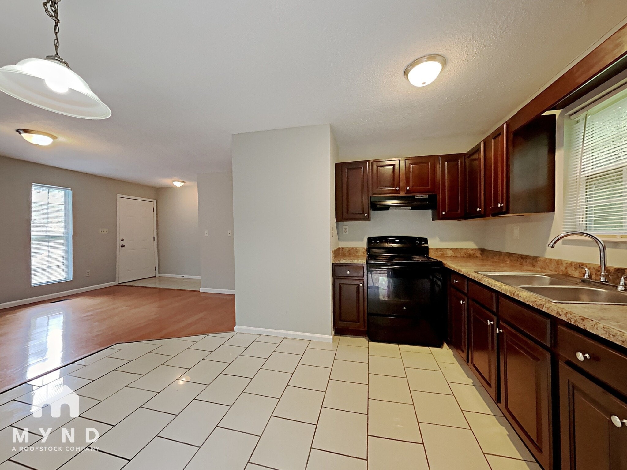 Building Photo - 612 15th Ct NW