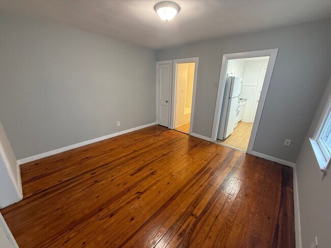 Building Photo - 1048 Northampton St