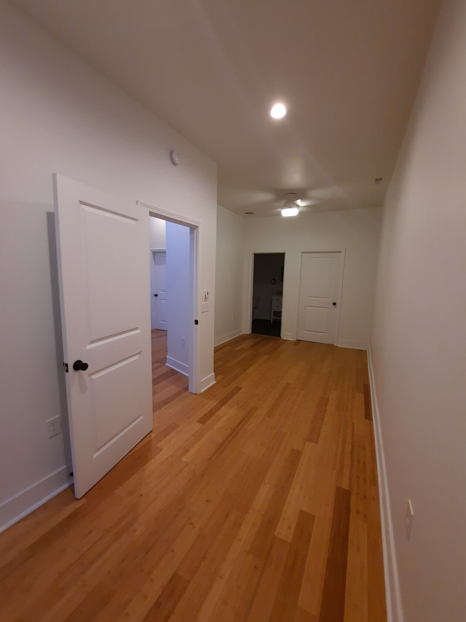 Building Photo - 17 W Main St