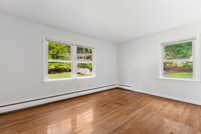Building Photo - 494 Sawmill Rd