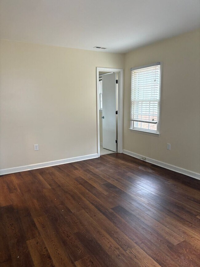 Building Photo - Charming Ranch Home in Matthews