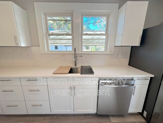 Building Photo - 51 Ashlyn Dr SE