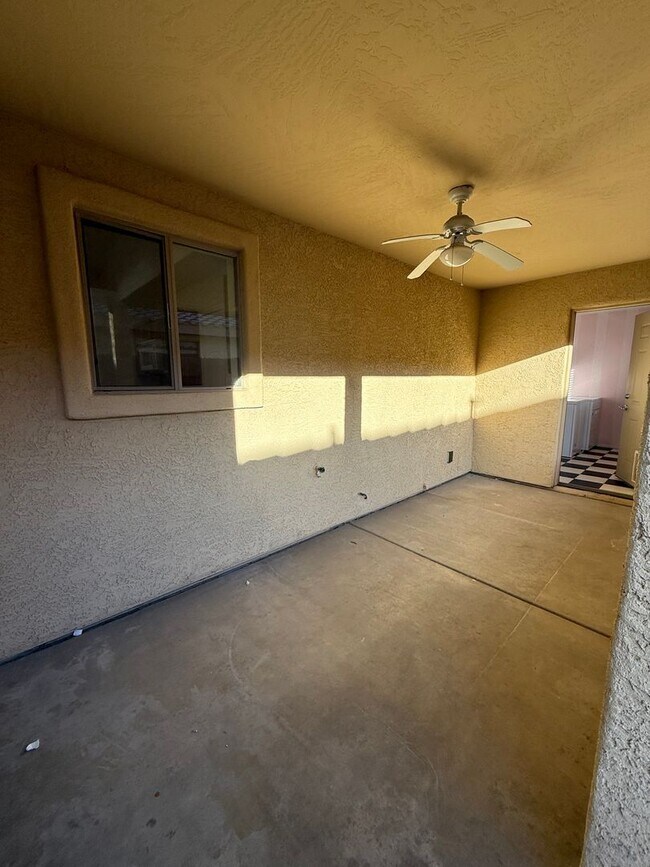 Building Photo - 751 Skyview Ln