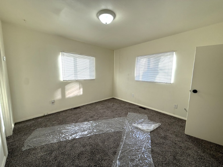 Building Photo - 1250 N Jefferson Ave