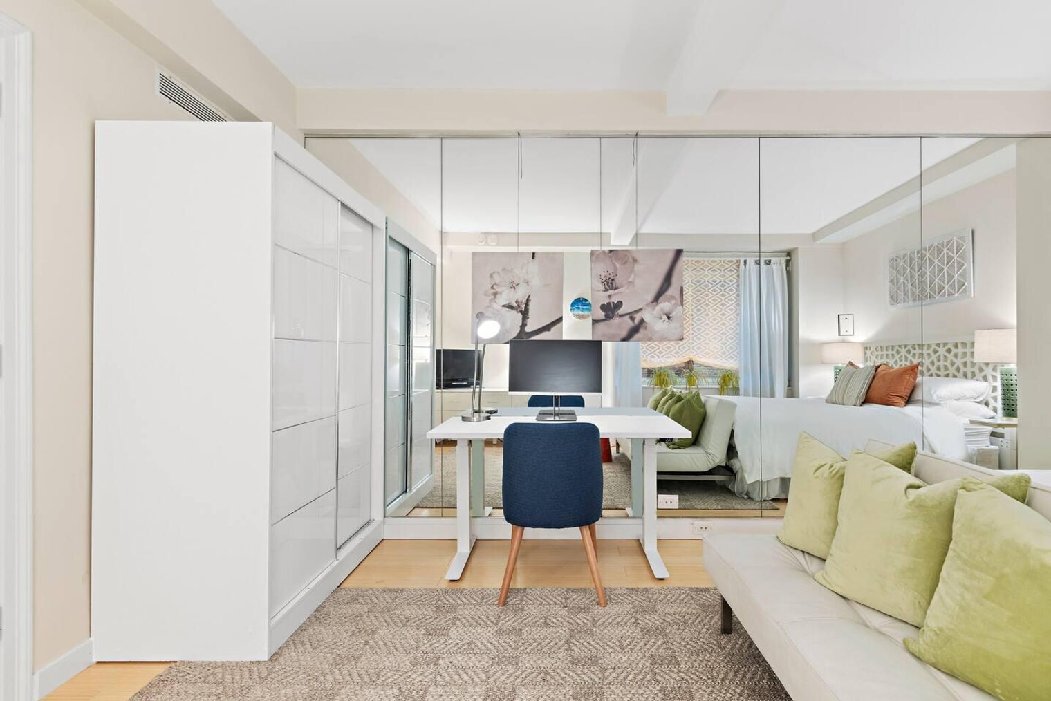 Building Photo - 146 W 57th St