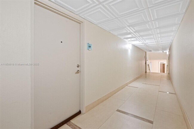 Building Photo - 3001 S Ocean Dr