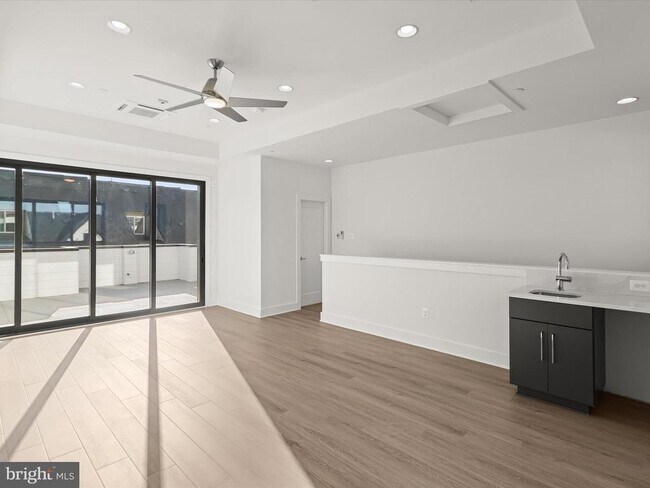 Building Photo - 14920 Dispatch St