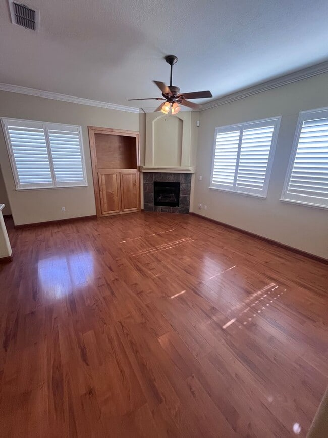 Building Photo - BEAUTIFUL HOME IN WEST ROSEVILLE!!