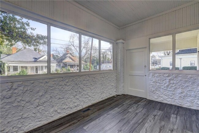 Building Photo - 1183 Holt Ave