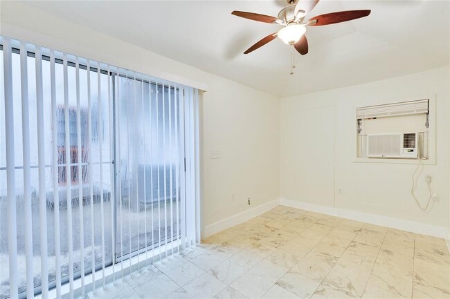 Building Photo - 1300 Lorrain St