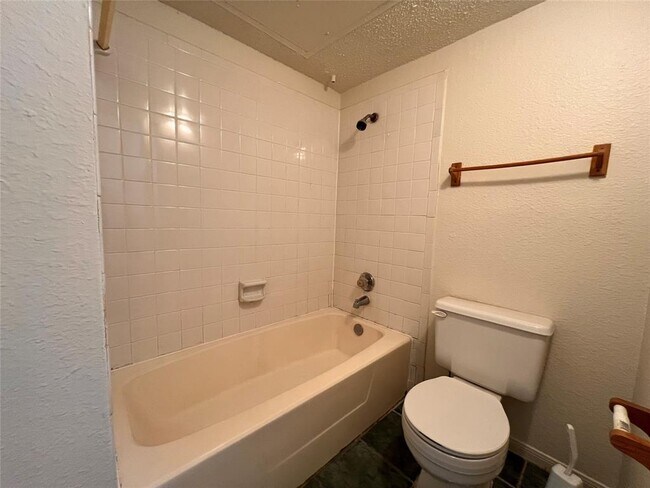 Building Photo - 1601 Faro Dr