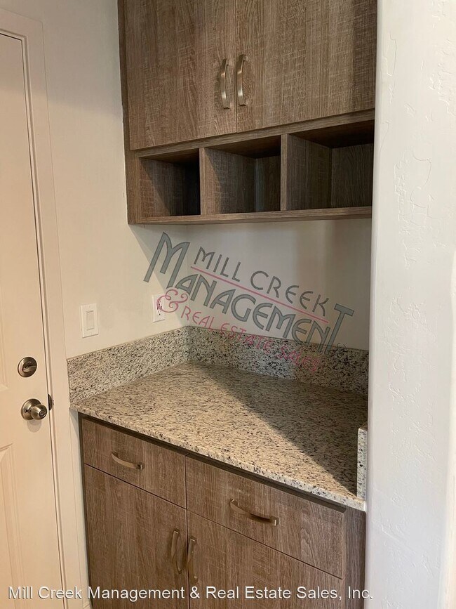 Building Photo - 3 br, 3 bath House - 4444 S. University