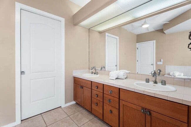 Building Photo - Beautiful Home in Gated Community