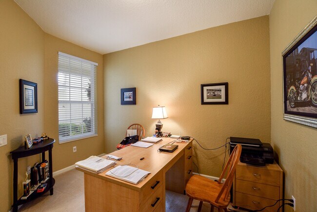 Building Photo - 5030 Maxon Terrace