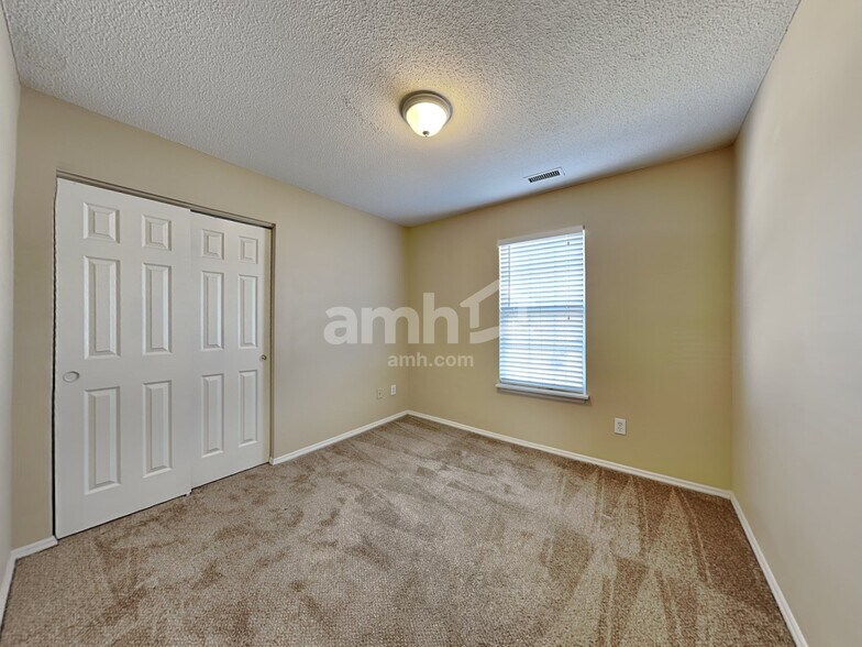 Building Photo - 6437 Saybrooke Dr