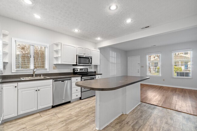 Building Photo - Must see in Eastport!