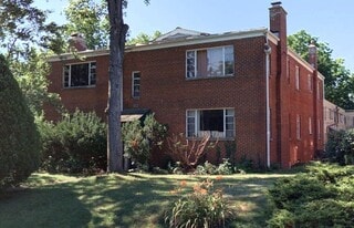 Building Photo - 1465 W 7th Ave