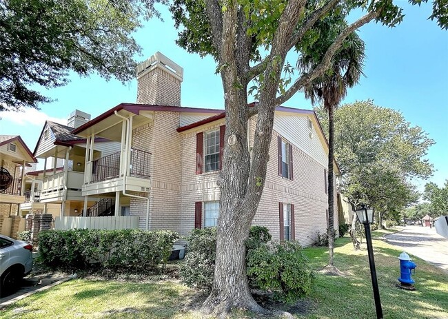 Building Photo - 2120 El Paseo St
