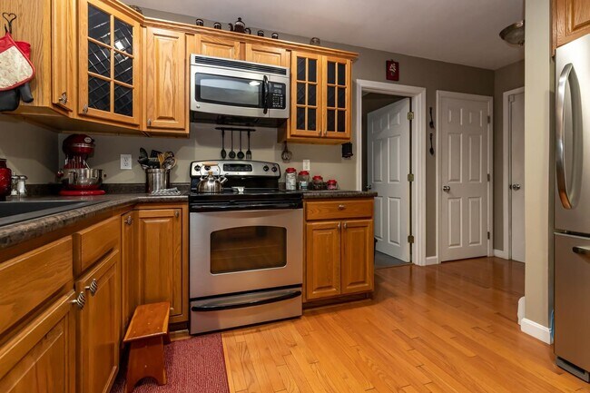 Building Photo - 24 Birchwood Rd