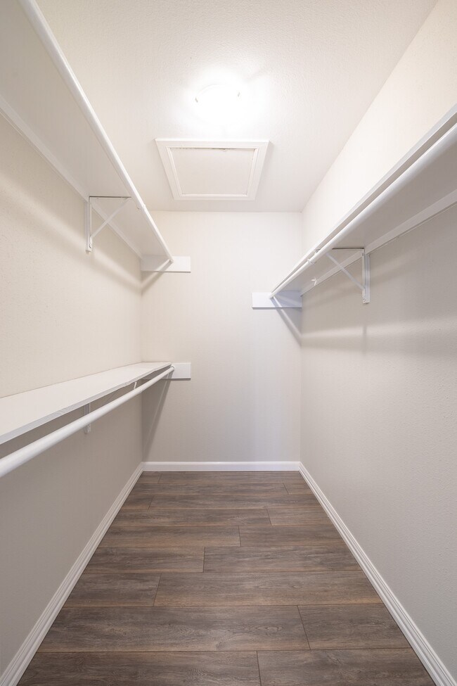 Building Photo - 2750 Holly Hall St