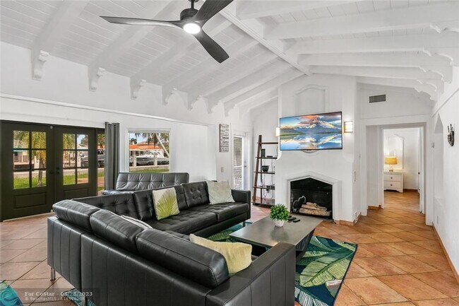 Building Photo - 314 Isle of Capri Dr