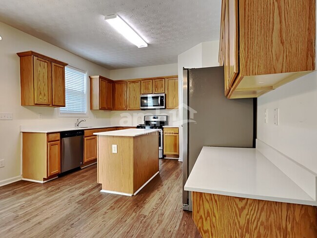 Building Photo - 338 Park Creek Ridge