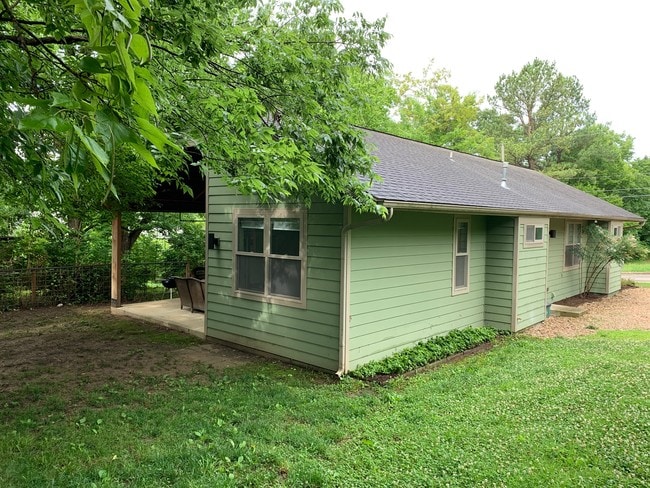 Building Photo - 420 S Church Ave