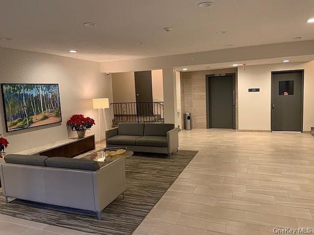 Building Photo - 412 Benedict Ave