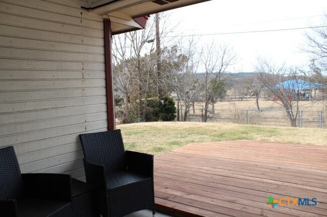 Building Photo - 501 Courtney Ln