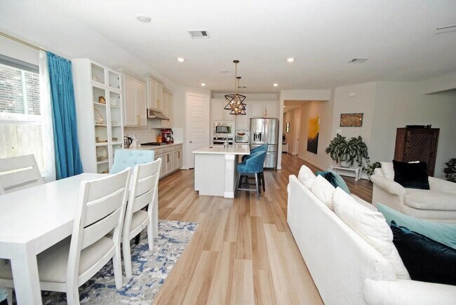 Building Photo - 24818 Harvest Elm Ct
