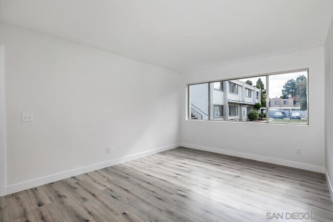 Building Photo - 3516 Del Sol Blvd