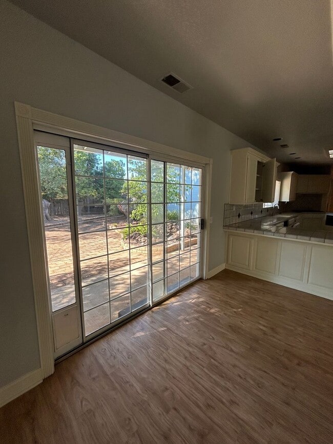 Building Photo - Introducing Your Dream Home:  A perfect blend of comfort and convenience!