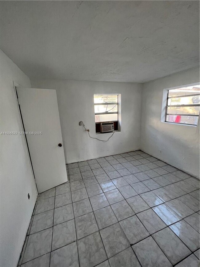 Building Photo - 106 NW 3rd St