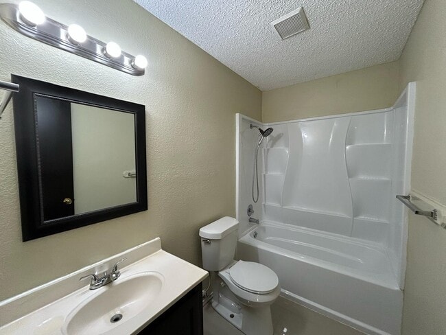 Building Photo - 3921 Zinnia Ave