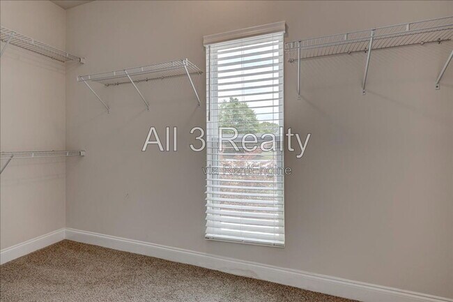 Building Photo - 225 Barnett Ln Ln