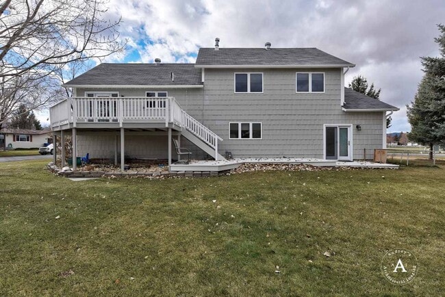 Building Photo - Pet Friendly 5 Bed, 3 Bath, Single Family Home W/ Attached Two Car Garage, Big Yard on corner lot...