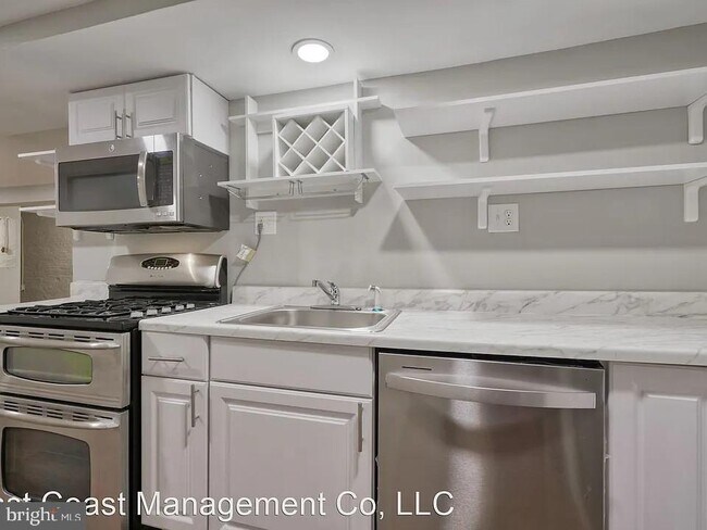 Building Photo - 917 N Calvert St