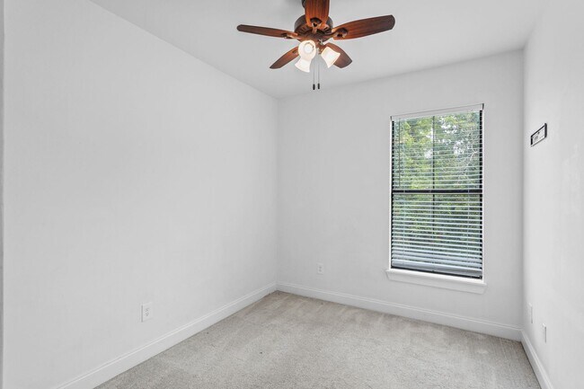 Building Photo - 3535 Knight Ln