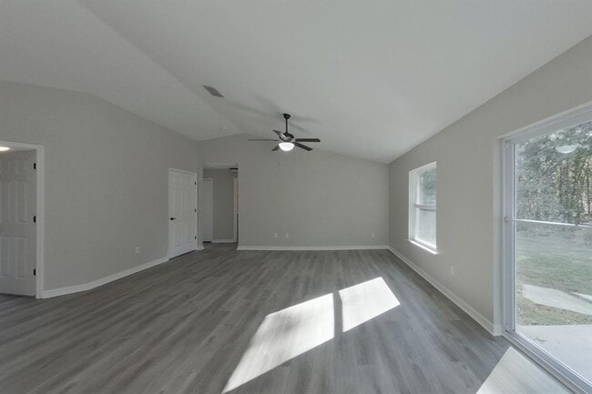 Building Photo - 820 Marion Oaks Manor
