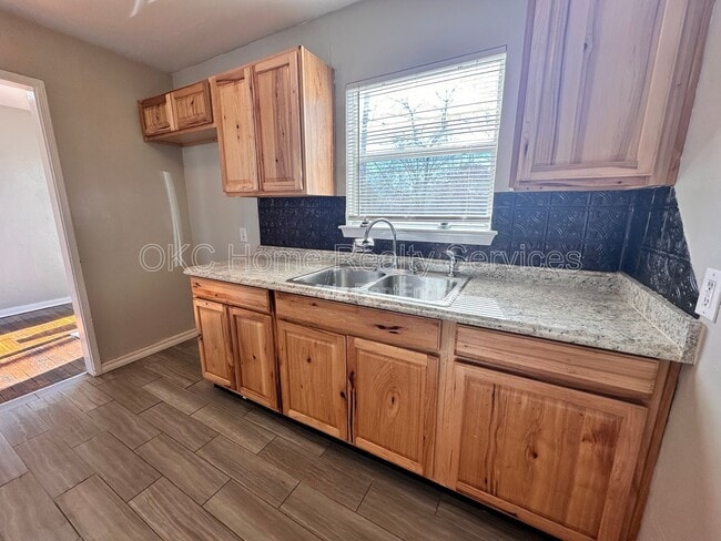 Building Photo - 312 Bolton Pl