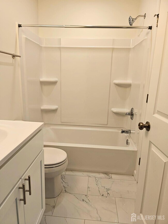 Building Photo - 1221 Waterford Dr