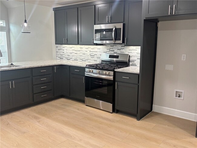 Building Photo - 3101 SW Lovely Ln