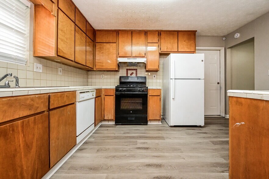 Building Photo - 4255 Loveless Pl