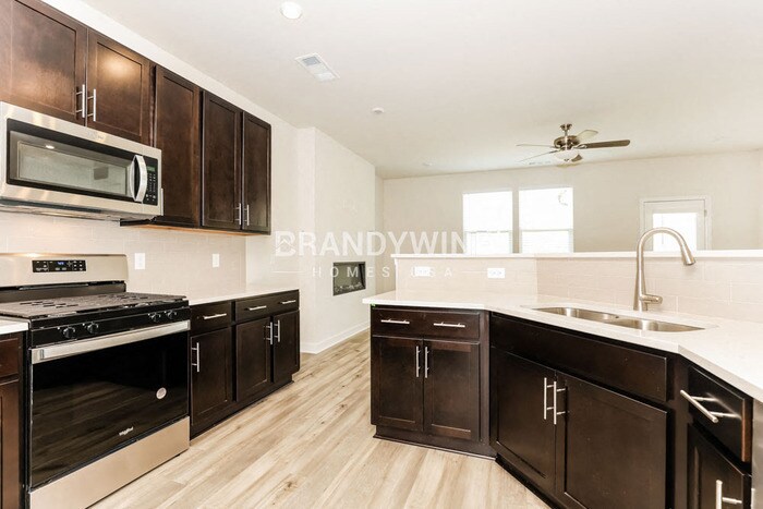 Building Photo - 4515 Hoboken Wy