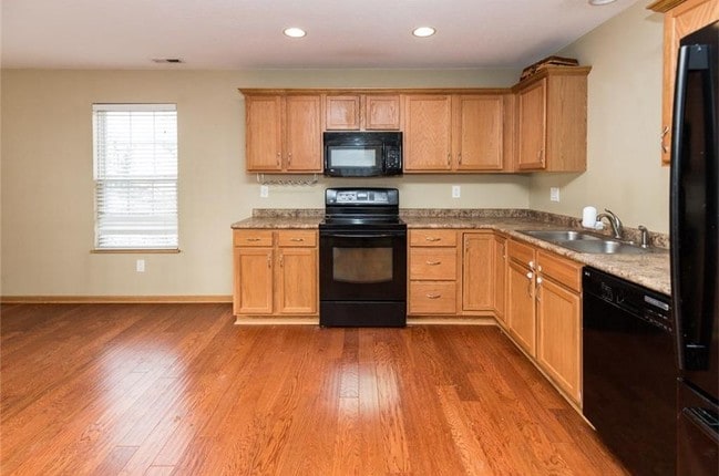 Nice Kitchen - 3143 SW Arlan Ln